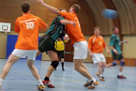 handball game|Team handball .